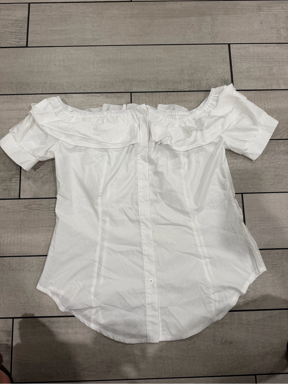 Source Unknown White Off-Shoulder Ruffle Button-Front Top